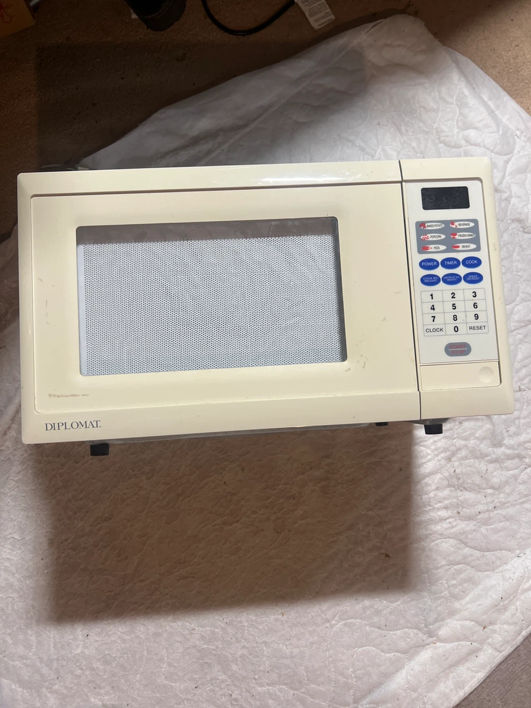 DIPLOMAT Microwave Oven