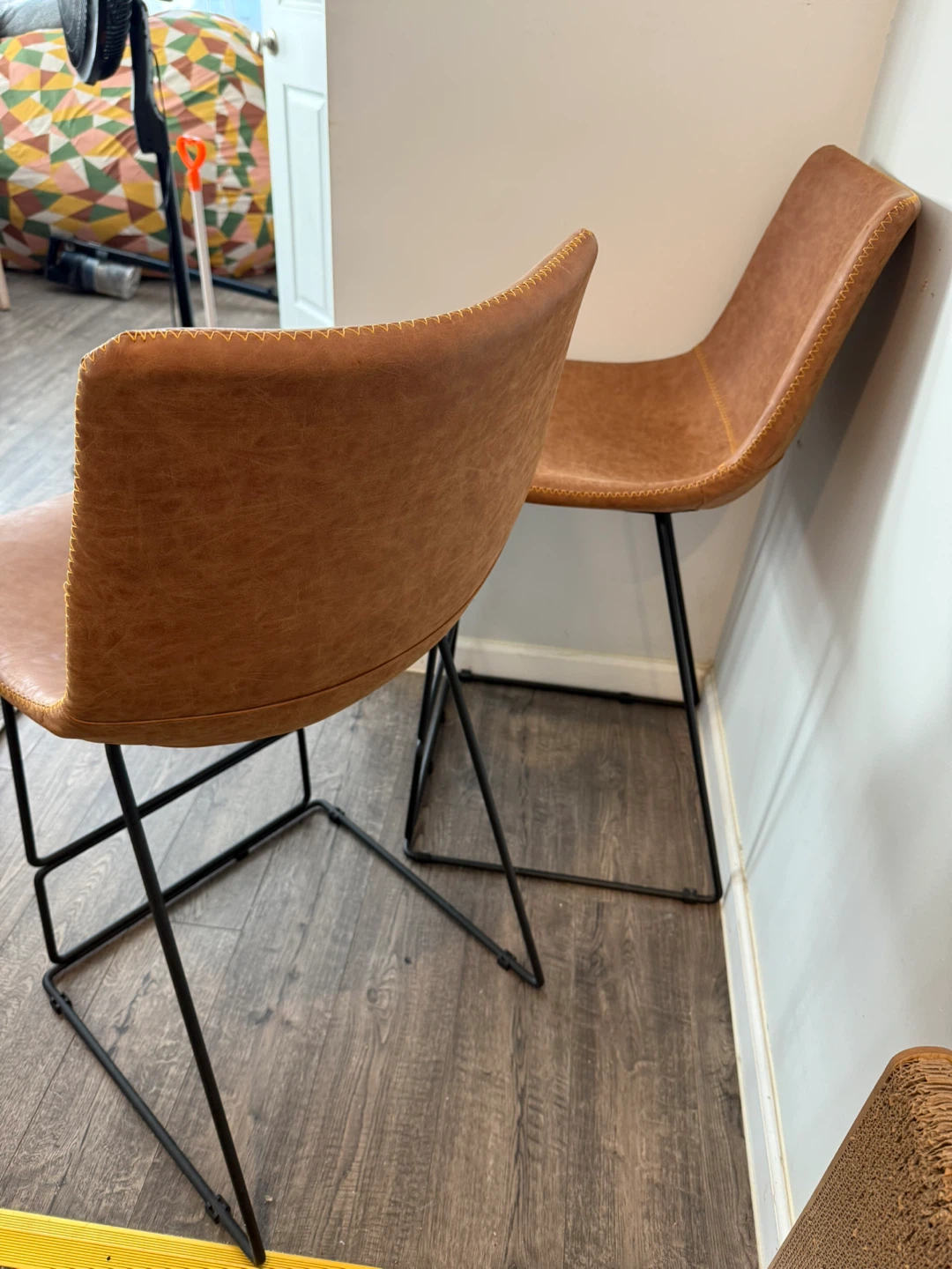2x Modern camel bar stools - photo 2