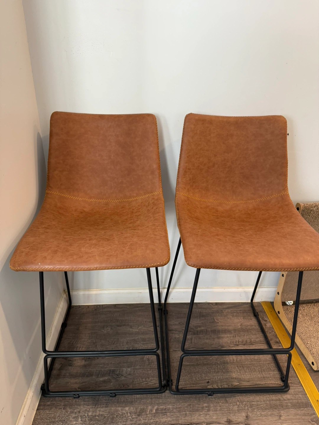 2x Modern camel bar stools