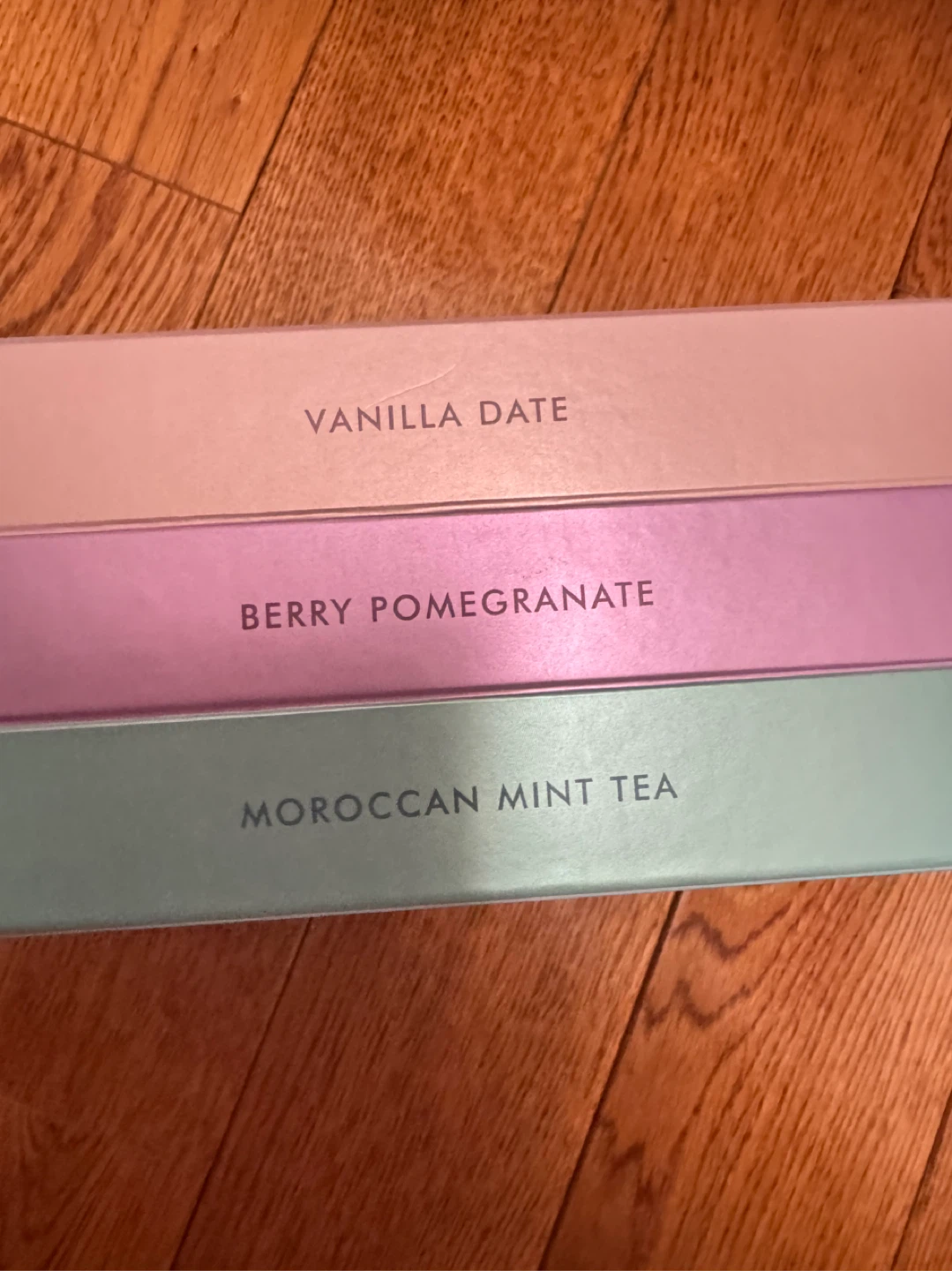Moroccanoil Lip Balm Vanil Date, Ber Pomeg, MorocMint Tea - photo 2