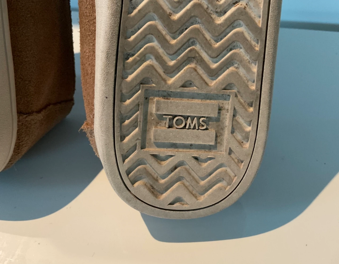 TOMS Suede Slip-On Shoes Size 8.5 - photo 4