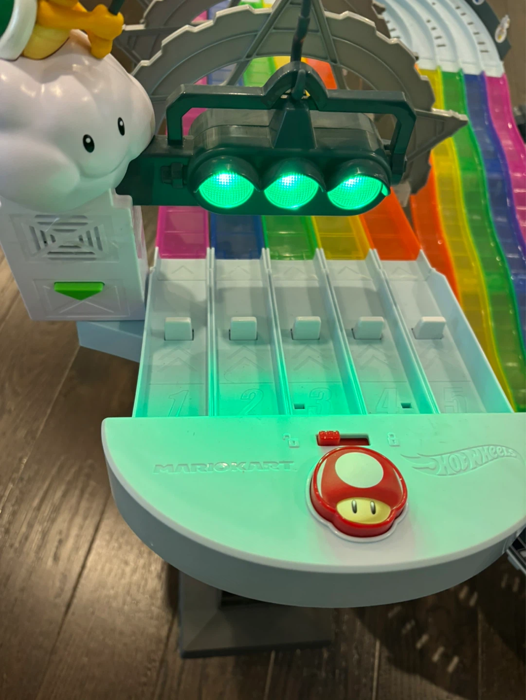 Hot Wheels Mario Kart Rainbow Road Track Set - photo 5
