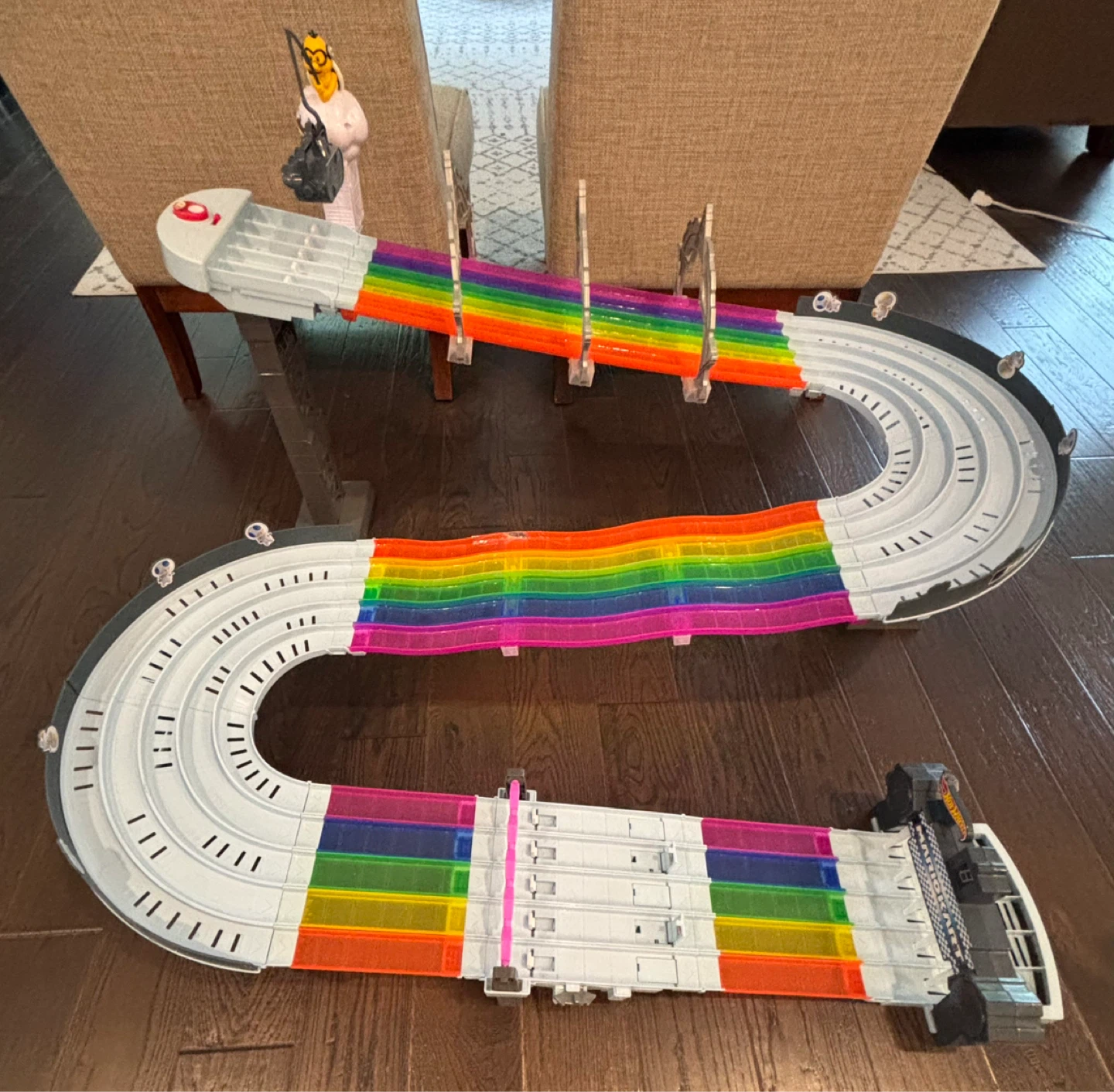 Hot Wheels Mario Kart Rainbow Road Track Set