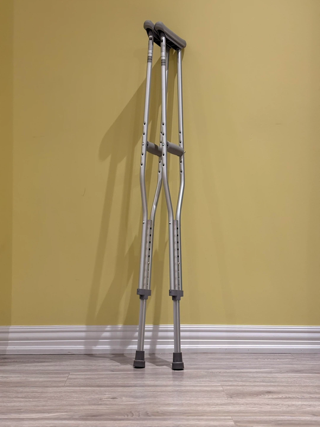 Adjustable Aluminum Crutches