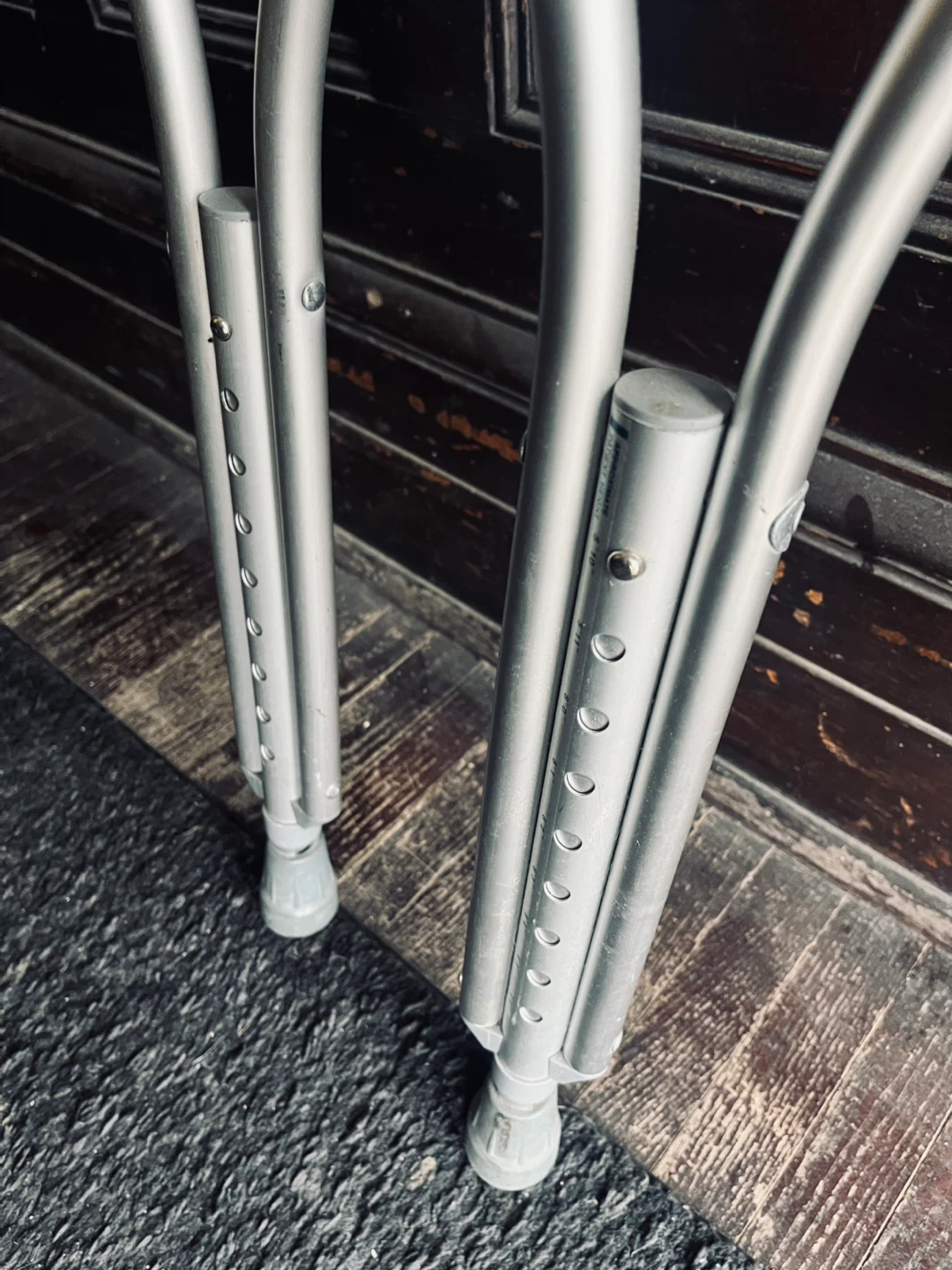 Adjustable Guardian Crutches - photo 3