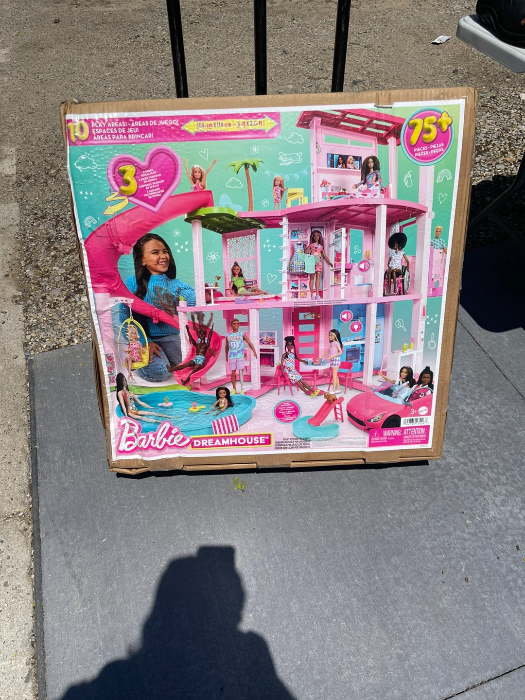 Barbie Dreamhouse Play-set can live in the city of London $100
