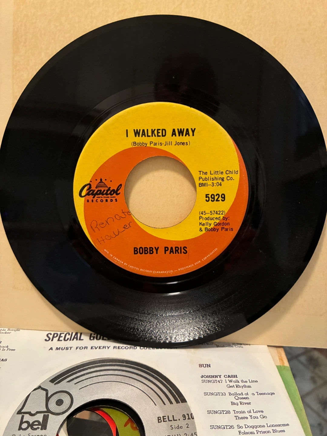 I Walked Away Bobby Paris Vinyl , 7", 45 RPM Record vintage - photo 3