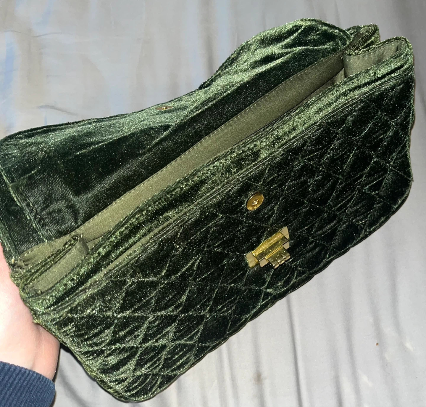 Quilted Velvet Shoulder Bag with Gold Chain - photo 4