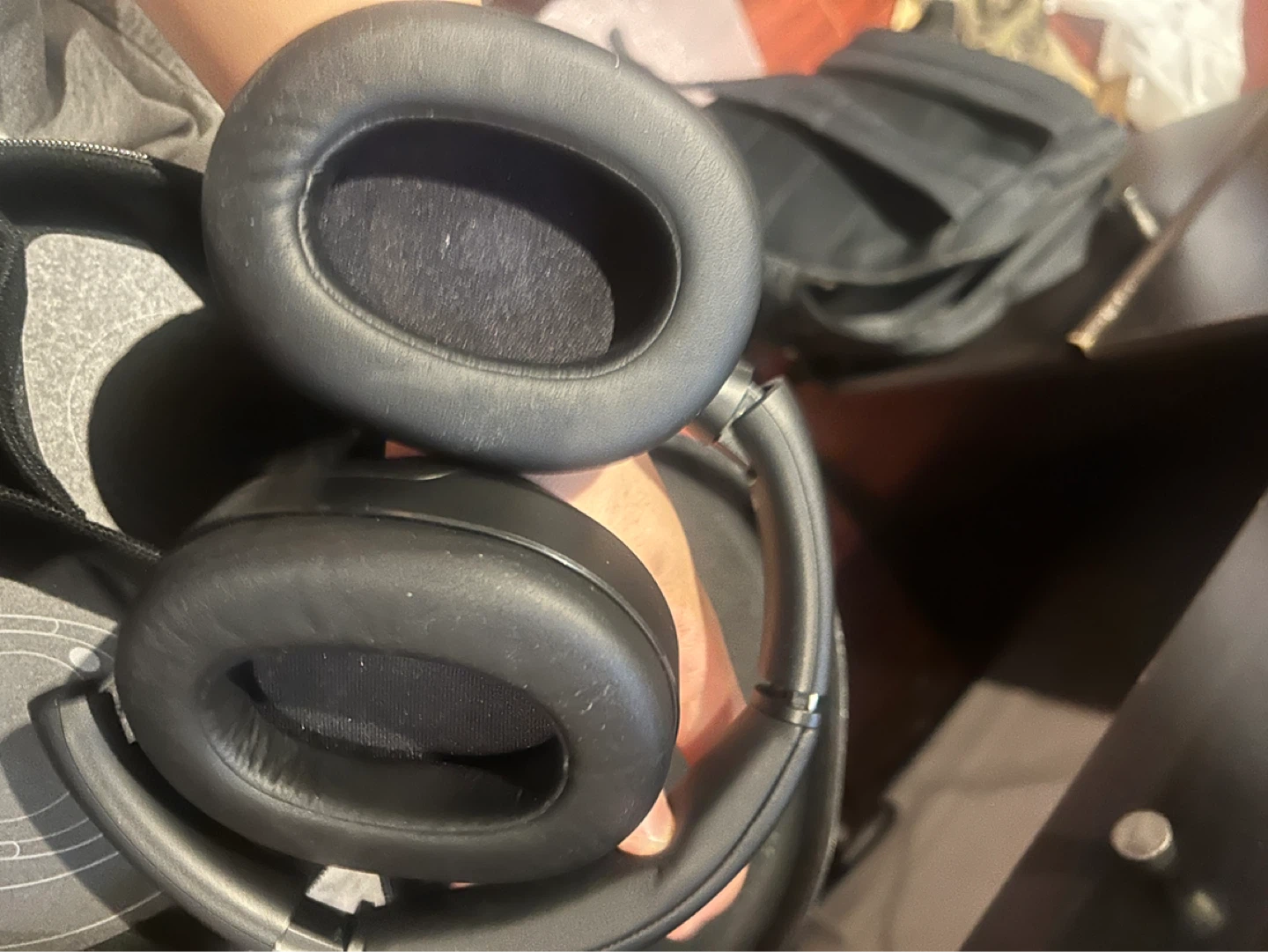 Sony Noise Cancelling Headphones with Case - photo 3