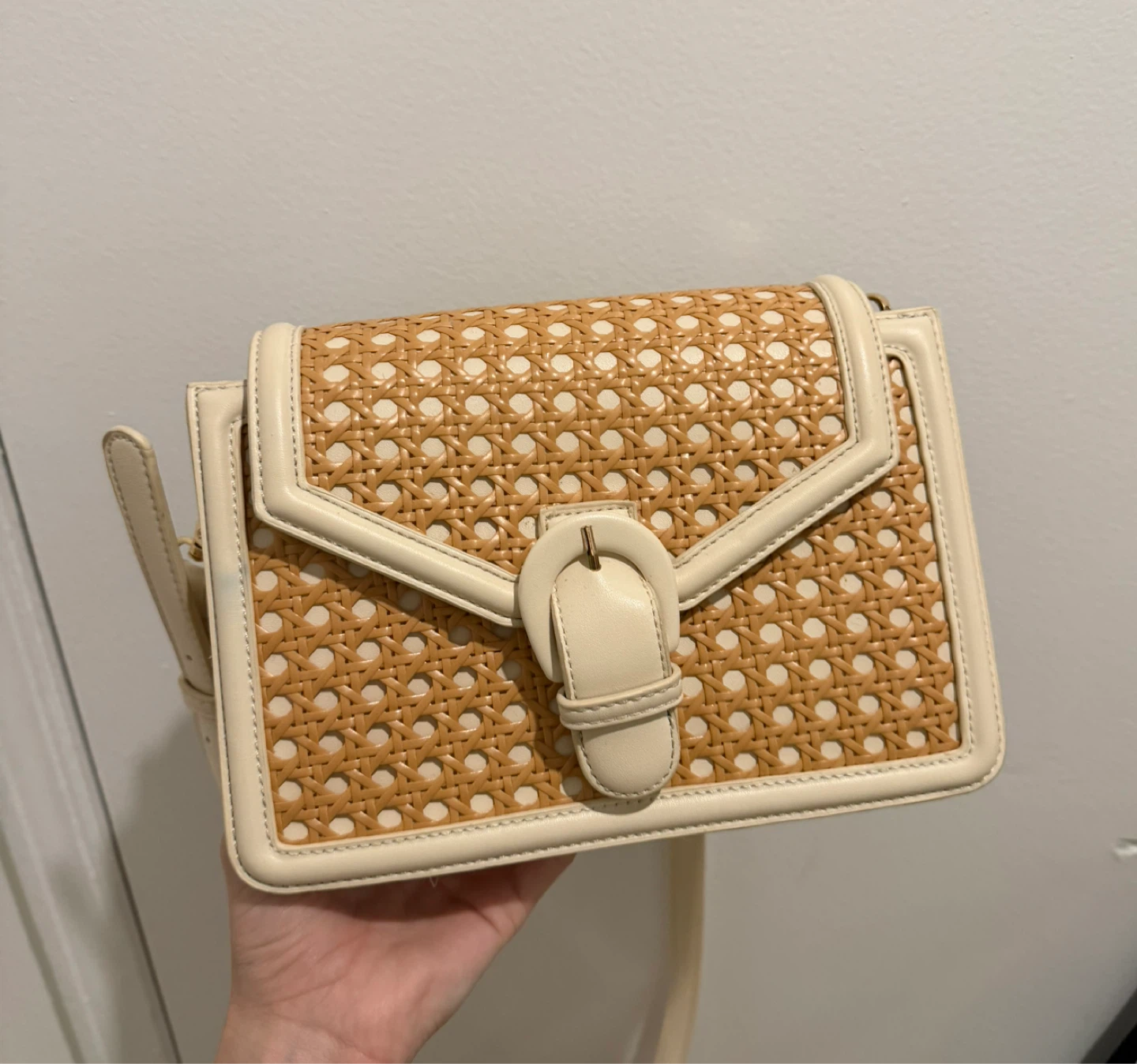 Cross body beige bag