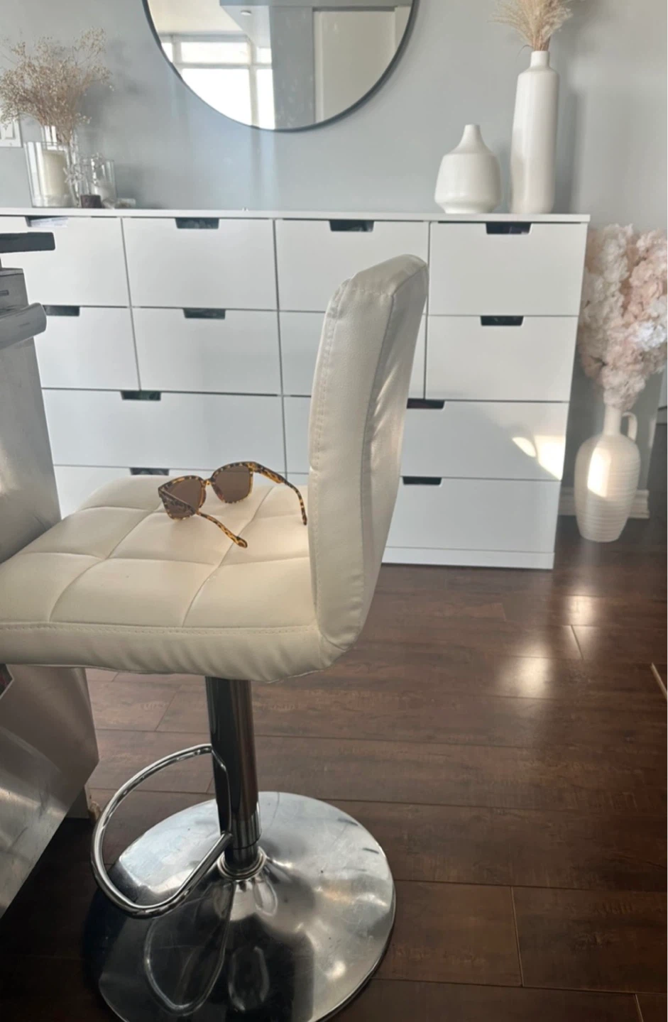 White Bar Stools (Set of 4) - photo 5