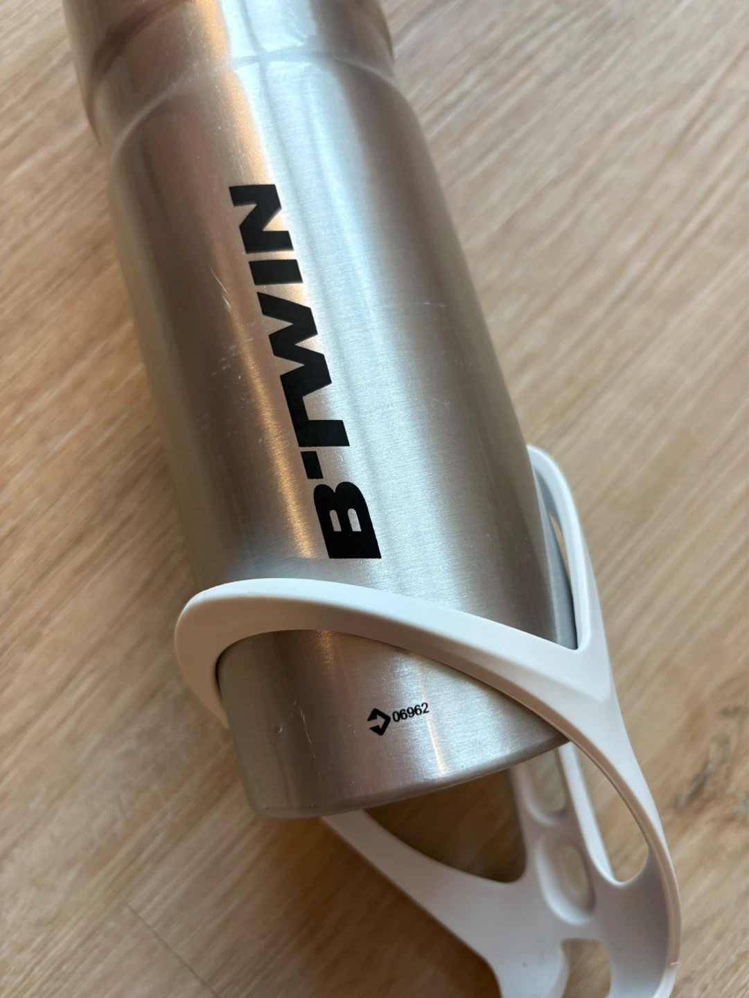 B'TWIN 750ml Water Bottle Slightly Used - photo 2
