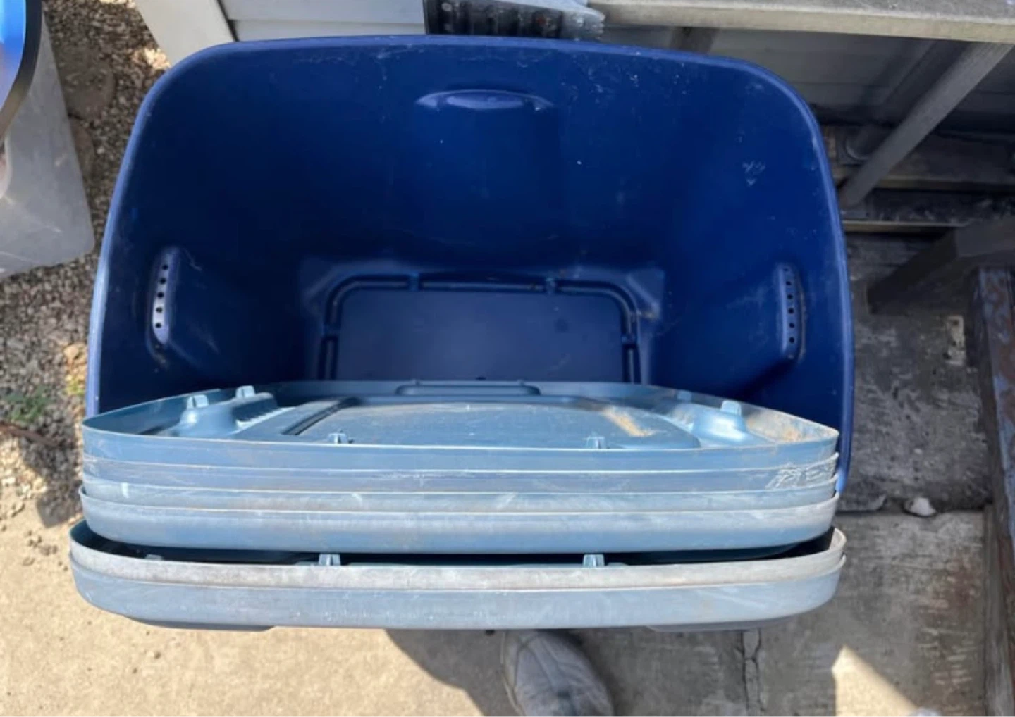 6 lids with totes {$5 ea - $30 for all}