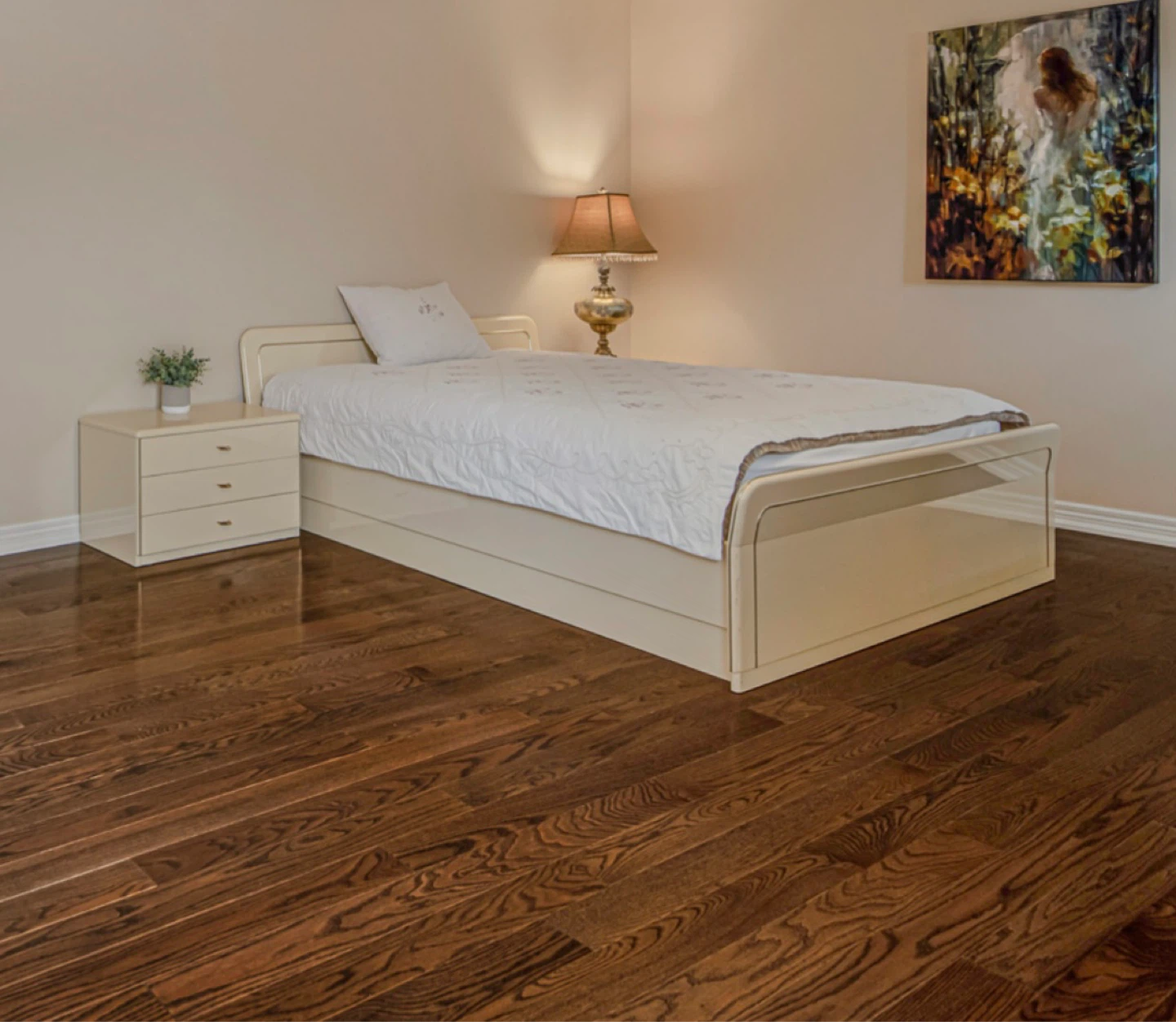 Italian Cream Bedroom Set With New Mattress - photo 4