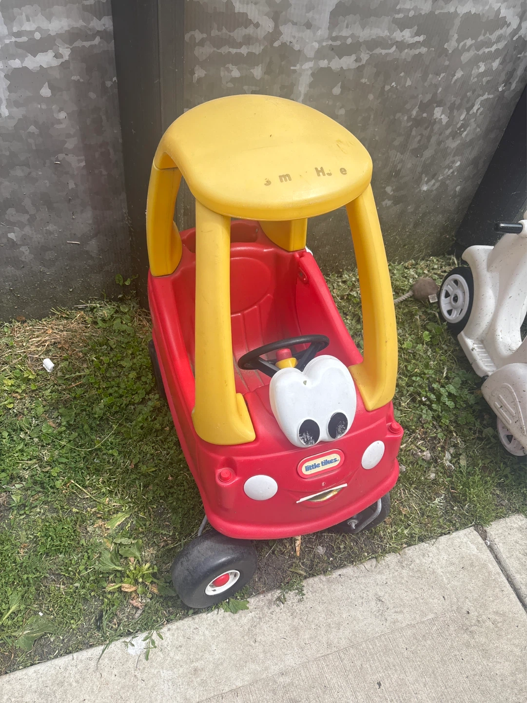 Kids. Outdoor toys $ 5 each . Garage sale 3324 n kostner