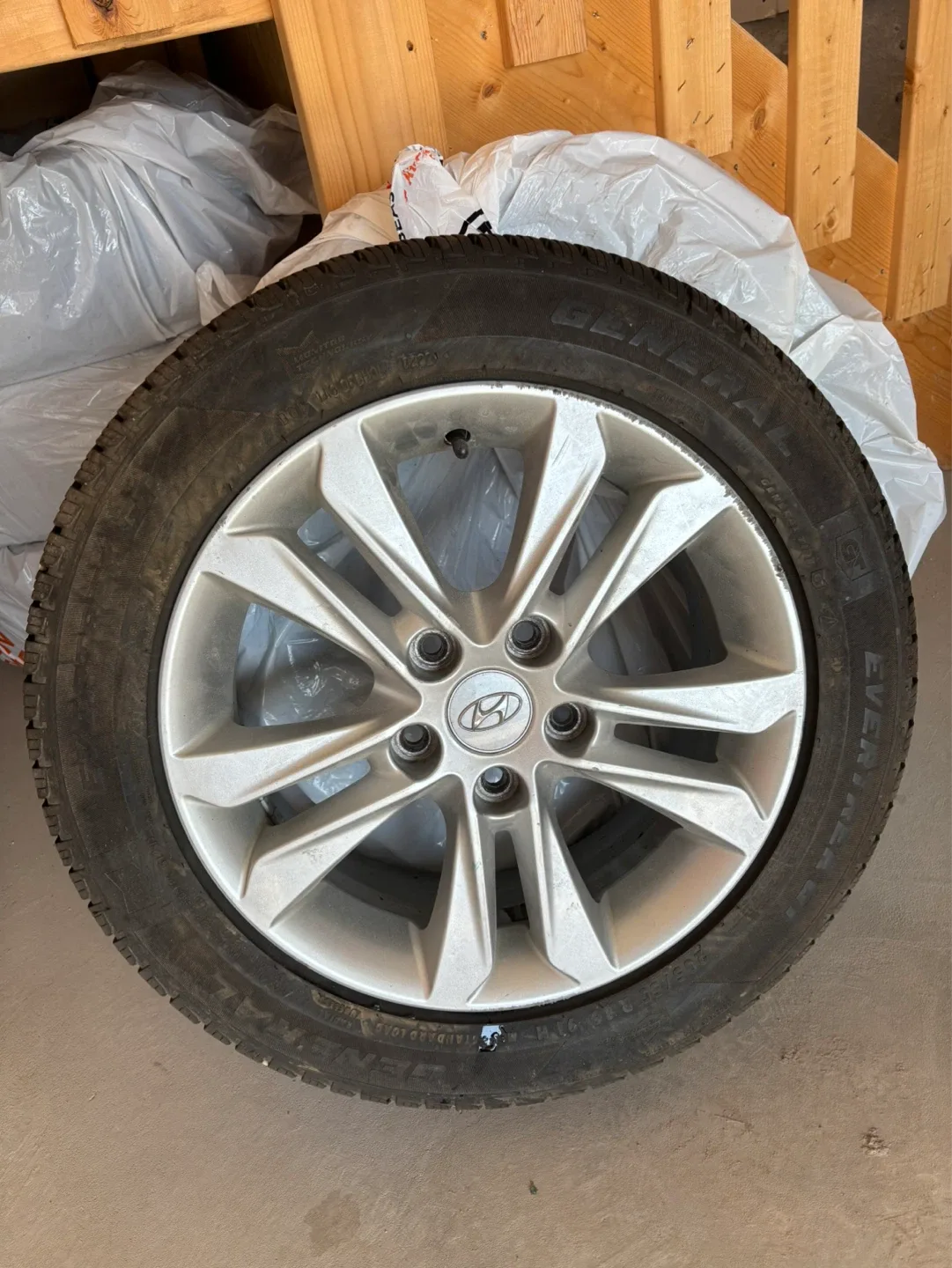 Hyundai Tires & Rims - photo 2