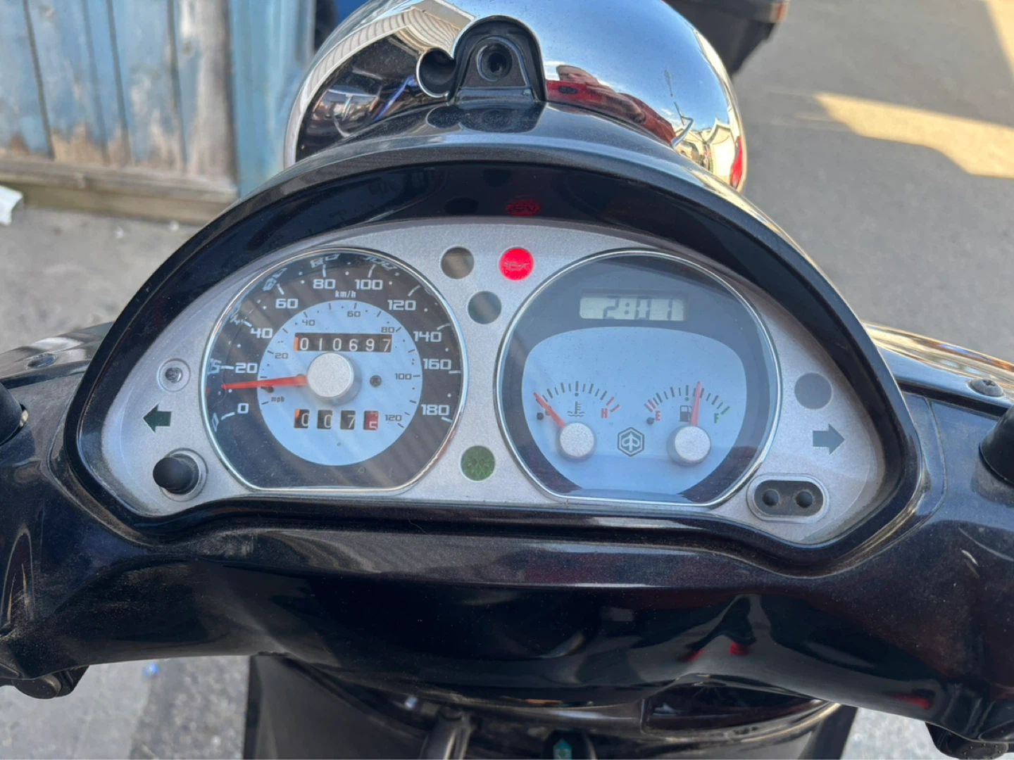 Black Piaggio Beverly Scooter - photo 4