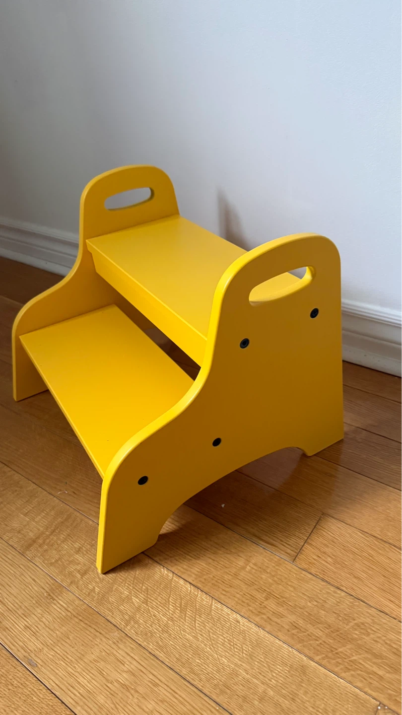 Kids Yellow Step Stool - photo 2