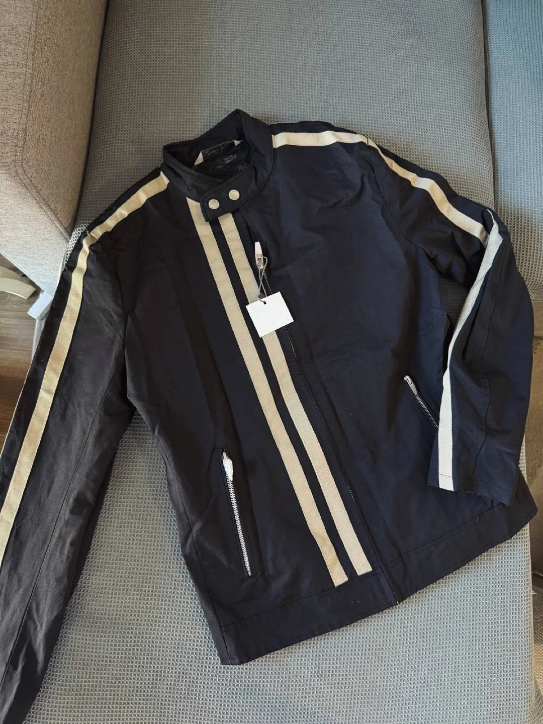 ZARA Man Black Jacket with Beige Stripes – Size L