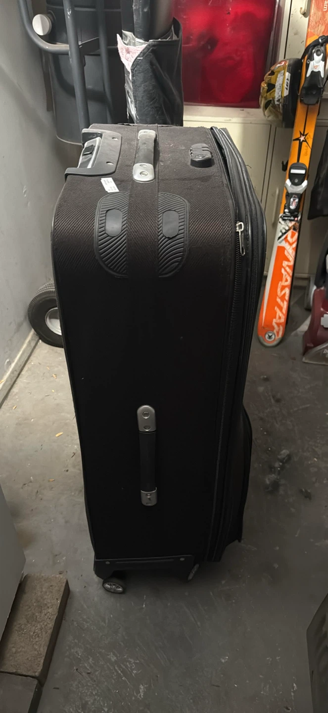 Swiss Gear Luggage - Large Suitcase - photo 3