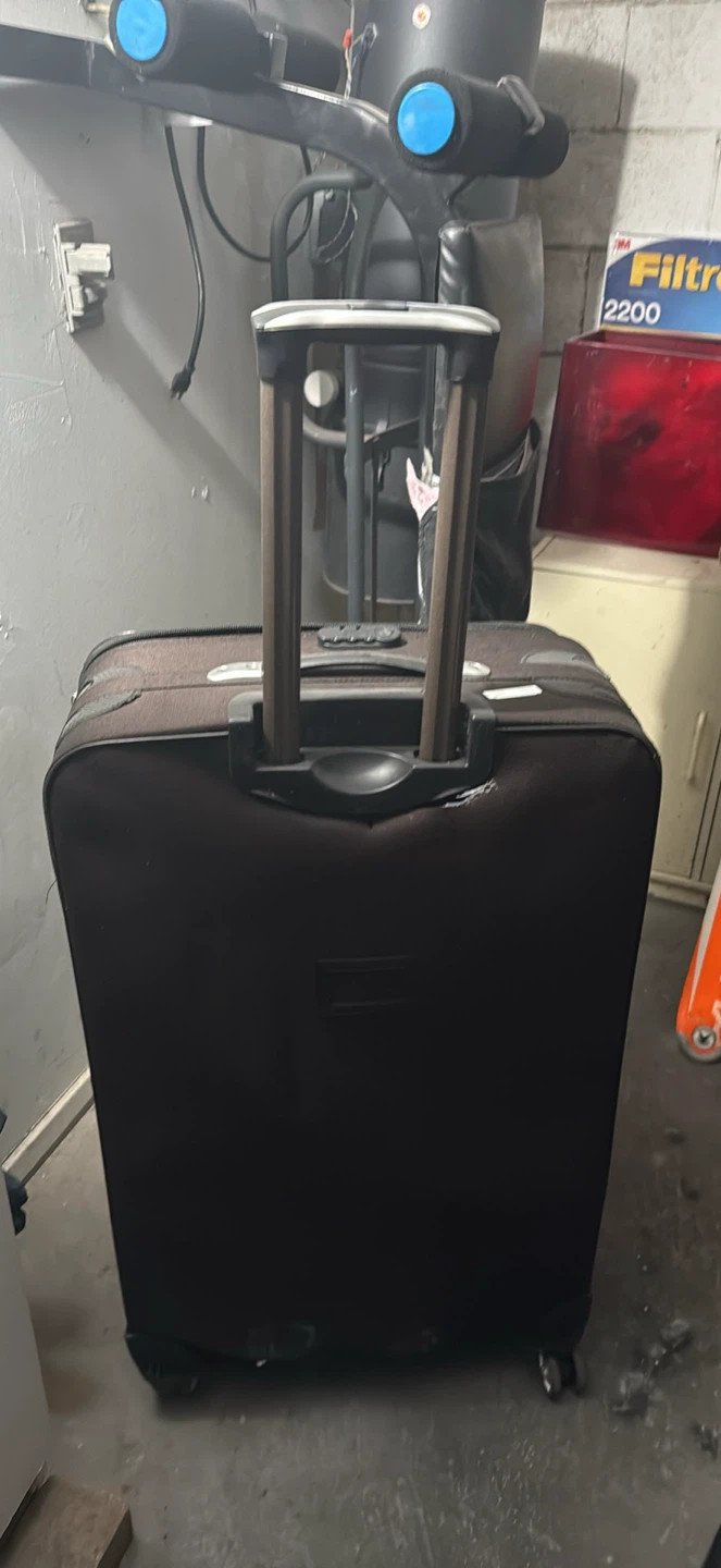 Swiss Gear Luggage - Large Suitcase - photo 2