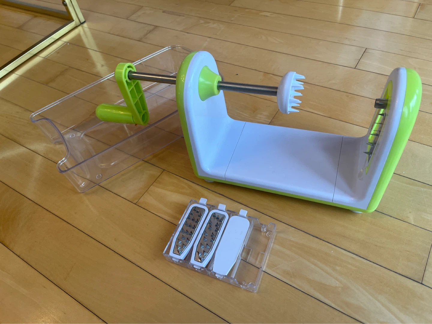 Spiralizer Vegetable Slicer with 3 Blades - photo 2