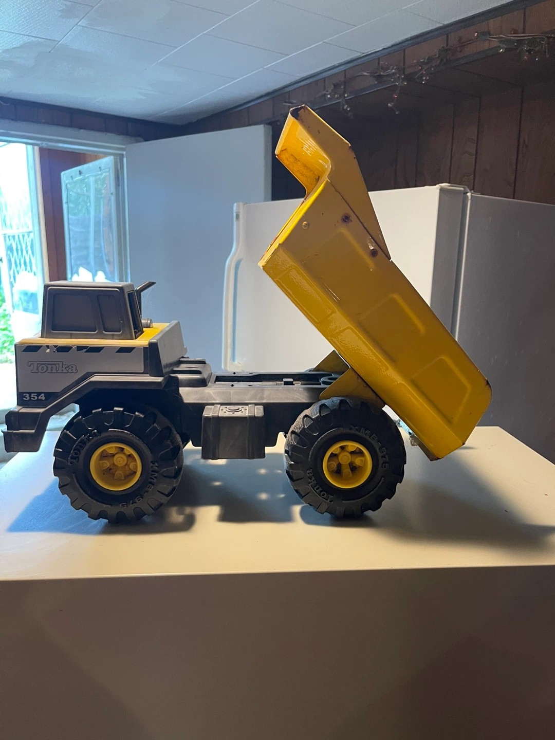 Tonka 354 Dump Truck Toy - Yellow - photo 3