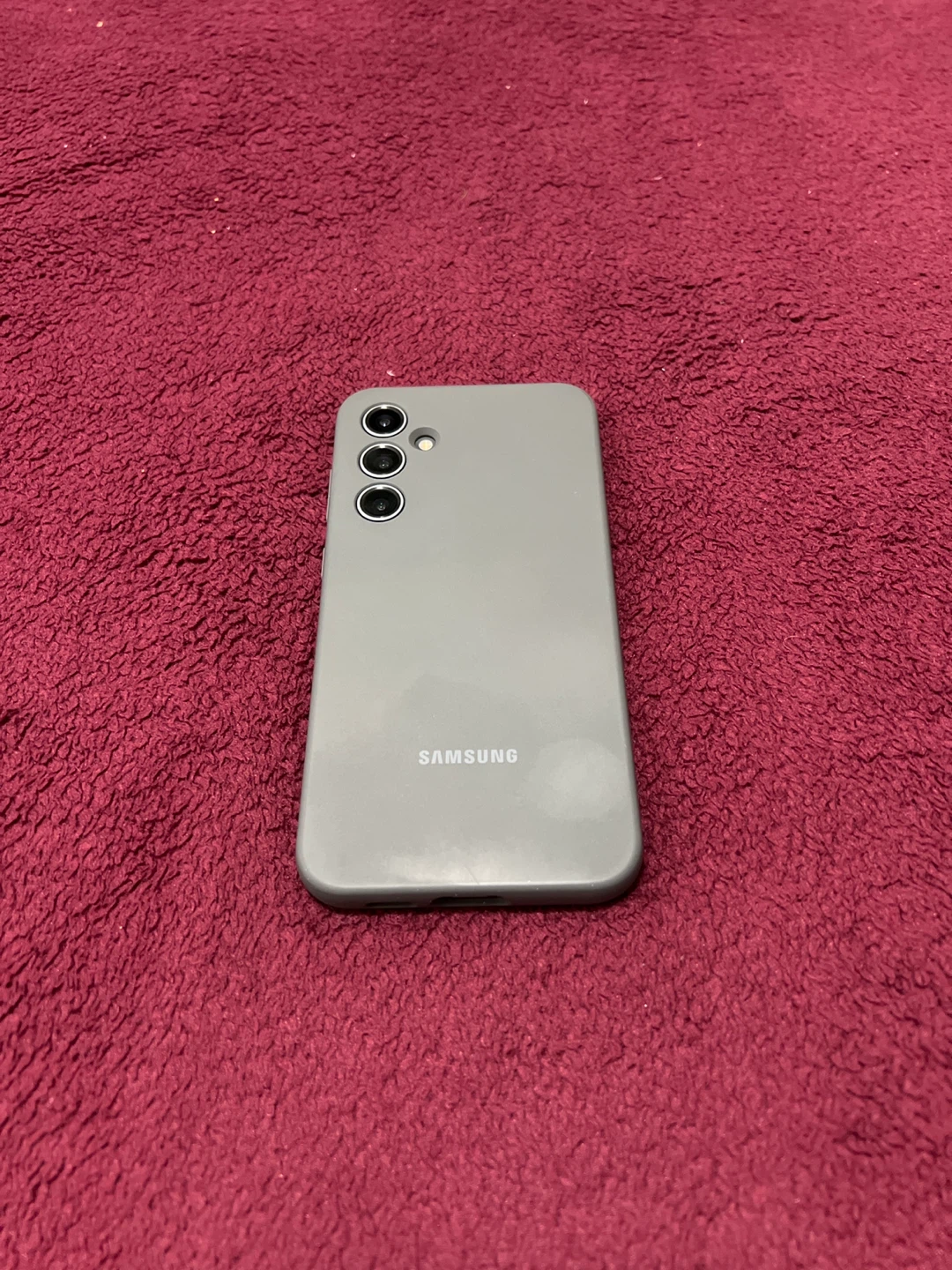 Samsung Galaxy S23 FE smartphone - photo 2