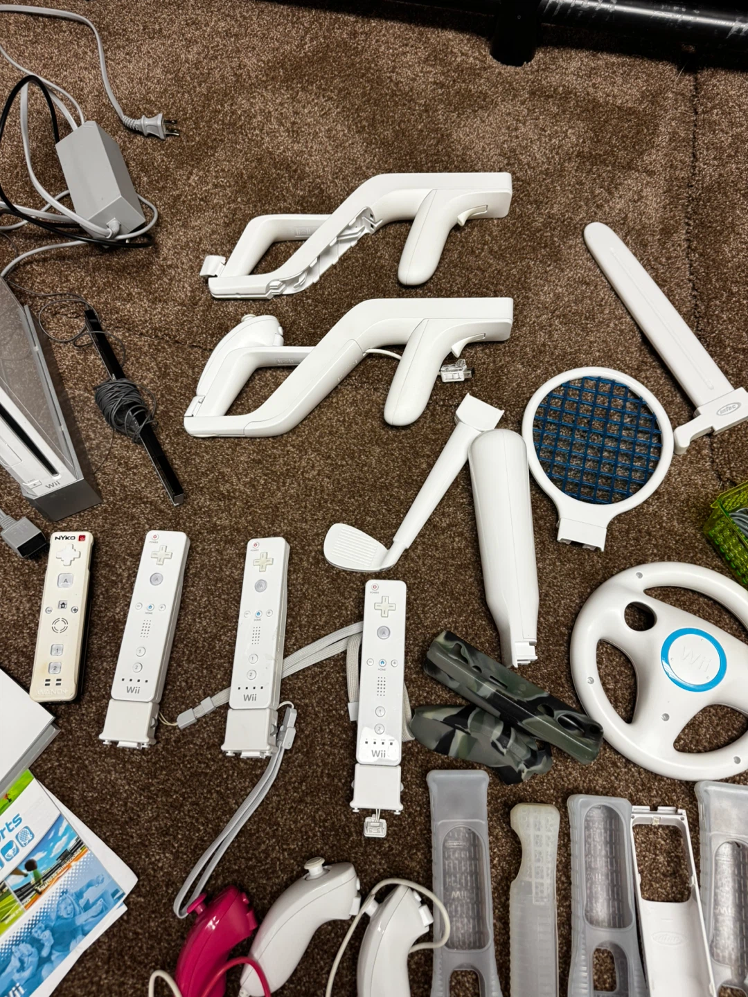 Nintendo Wii Bundle with Games and Accessories - photo 5