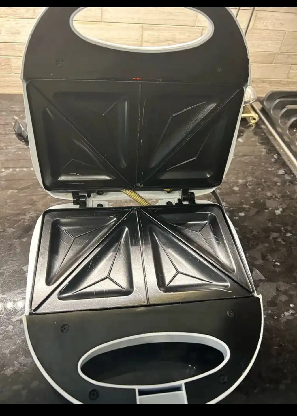 Betty Crocker Grilled Cheese Sandwich Maker - photo 2