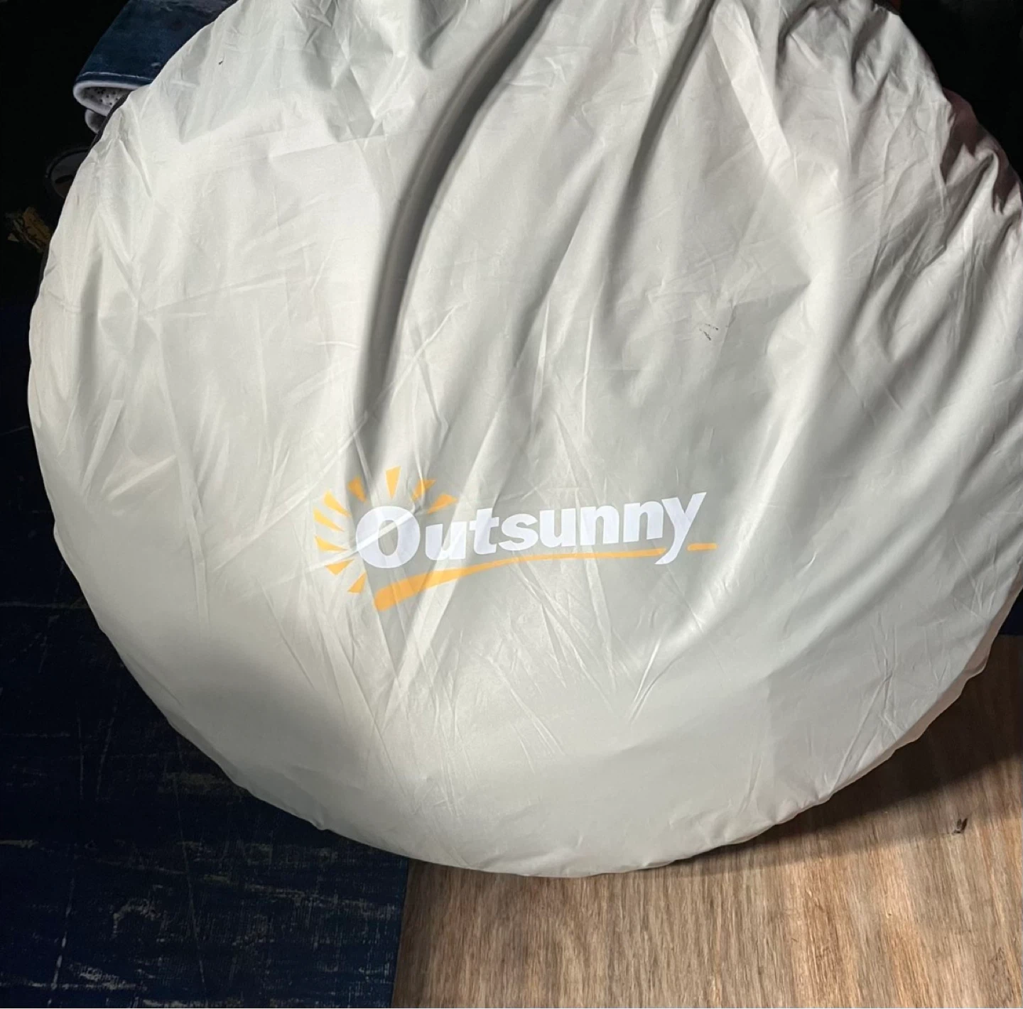 Pop up screen tent