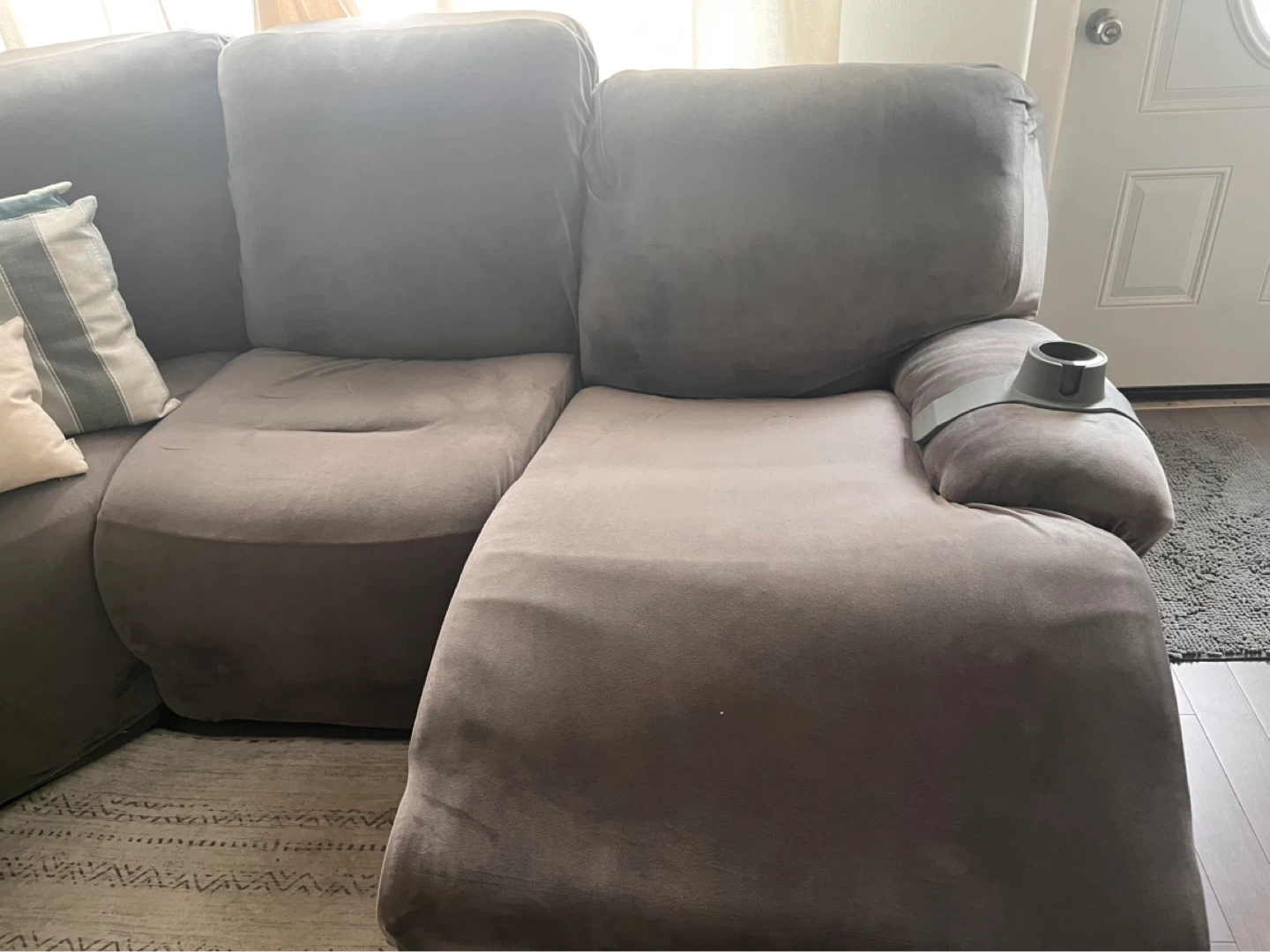 Gray Power Reclining 6 Piece Sectional w/ USB & USB-C Ports - photo 4