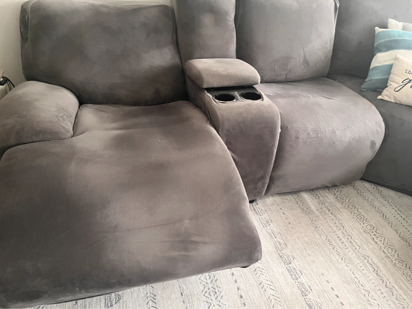 Gray Power Reclining 6 Piece Sectional w/ USB & USB-C Ports - photo 3