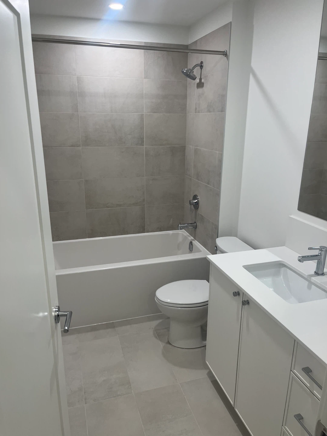 2bed 2bath brand new Apartment for rent in abbot