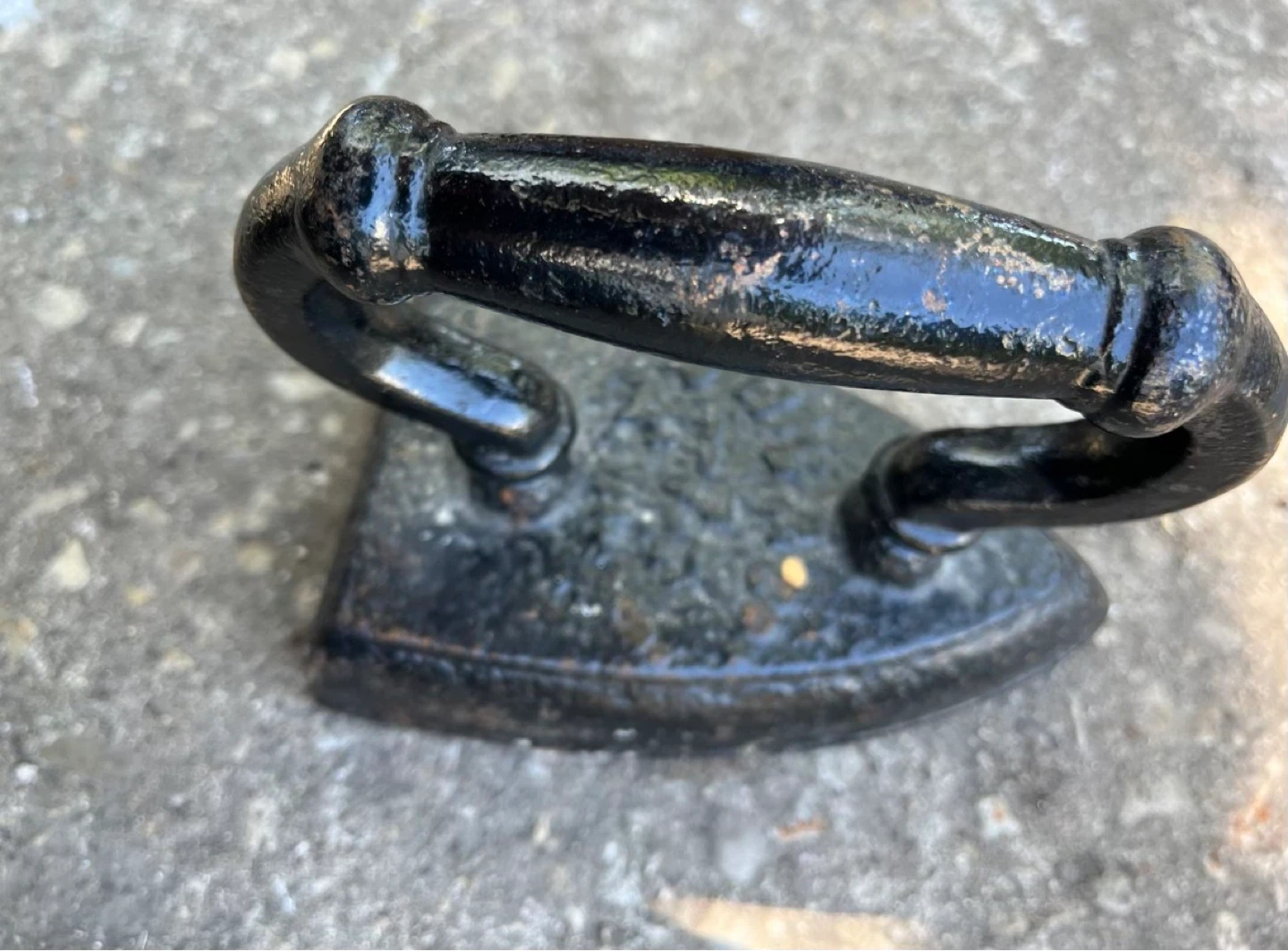 Vintage cast iron iron - photo 2