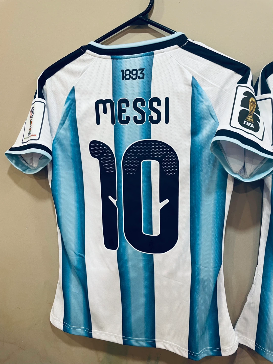 Argentina Messi #10 Soccer Jersey - Size M - photo 3
