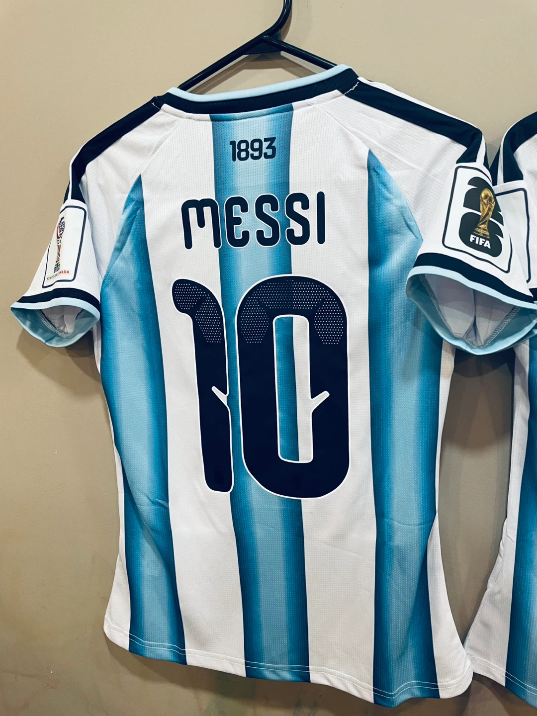 Argentina Messi #10 Soccer Jersey - Size M - photo 2