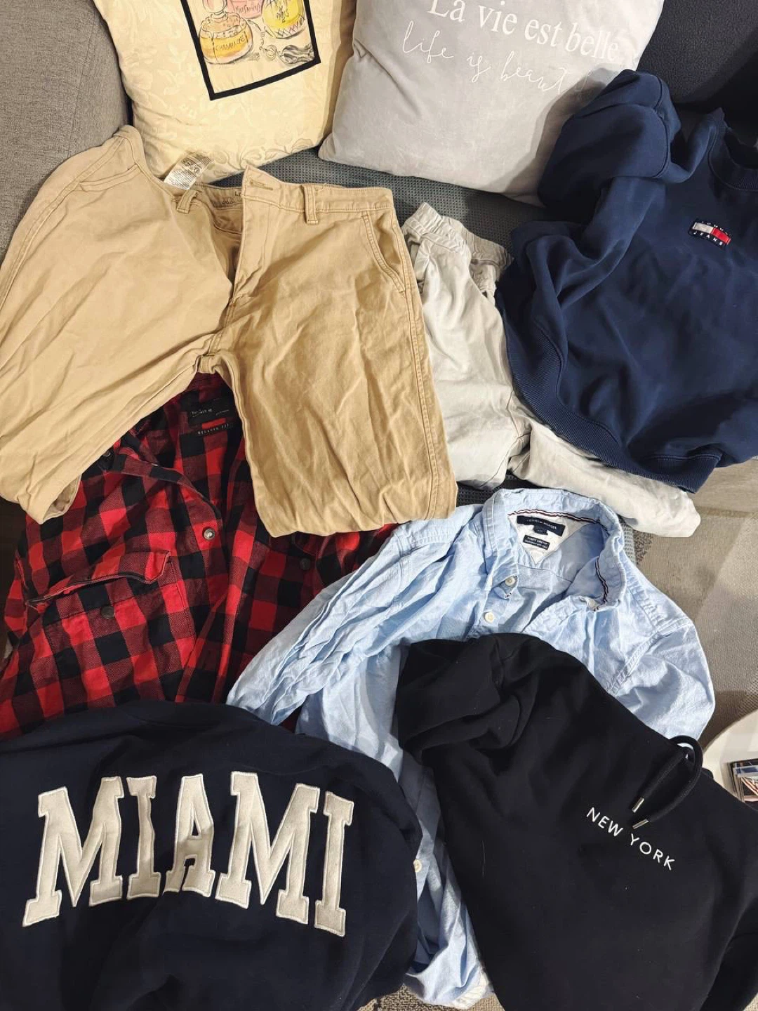 Men’s Clothing Bundle – 7 Items | Sizes M/L , $40