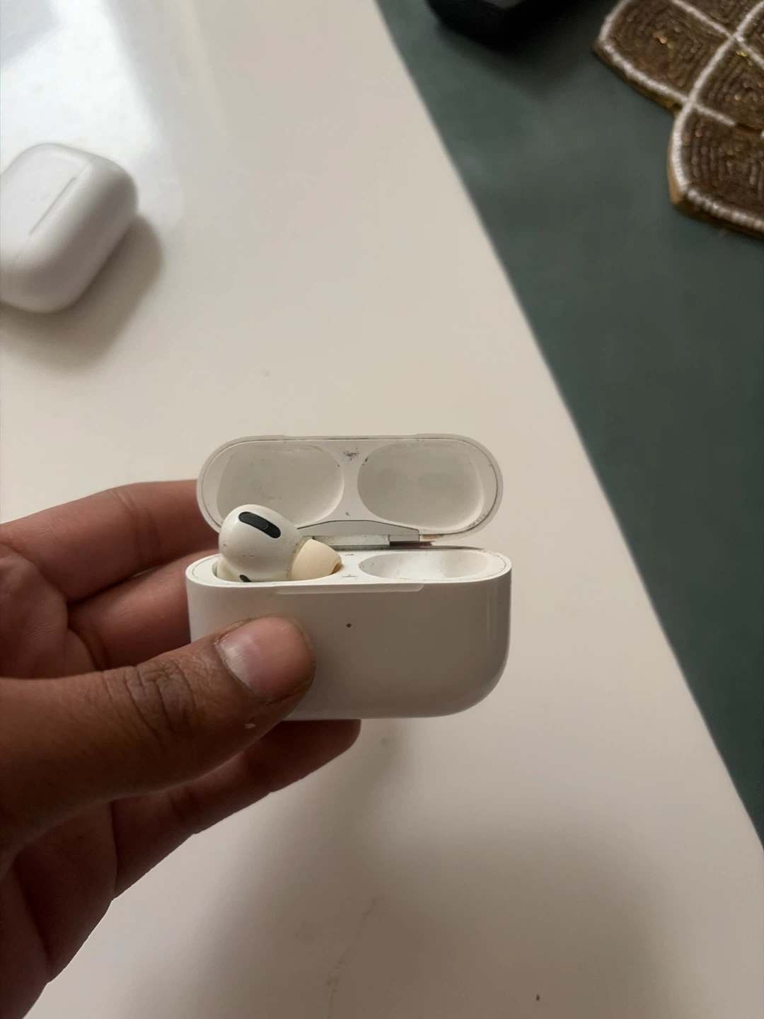 Apple AirPods Pro (1st Gen)