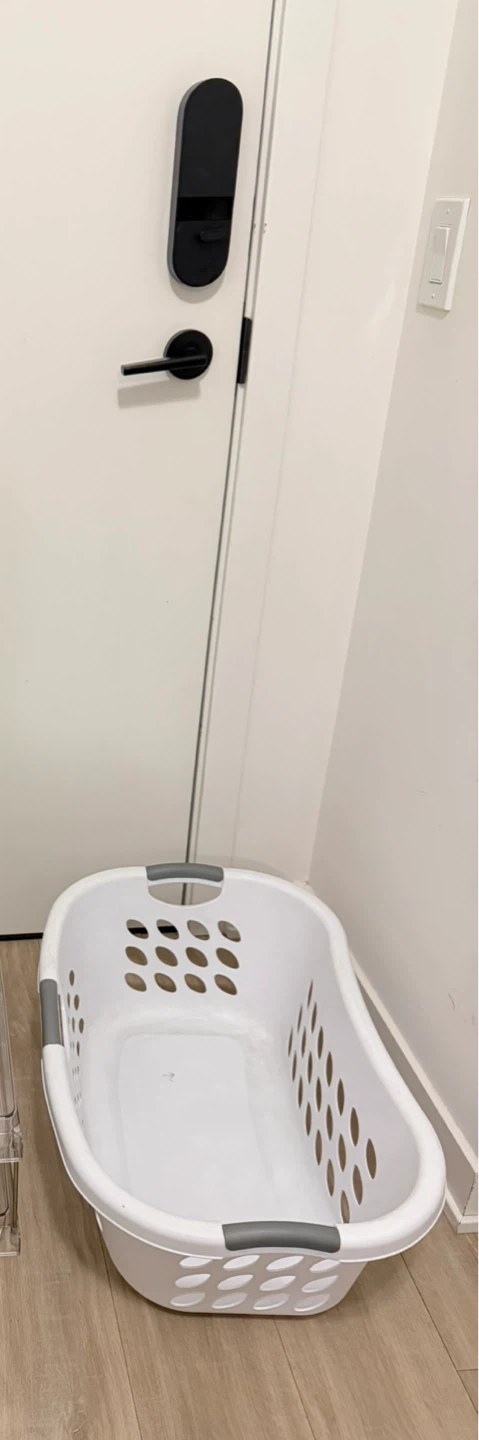 Sterilite White Laundry Basket with Grey Handles - photo 4