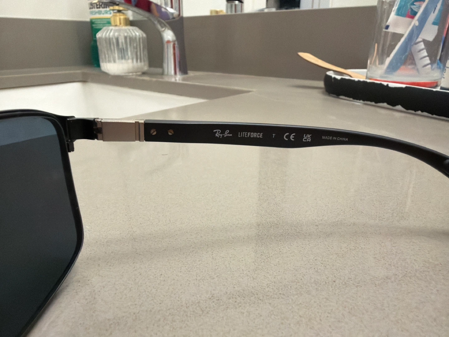Ray-Ban Black Square Sunglasses – Excellent Condition - photo 4