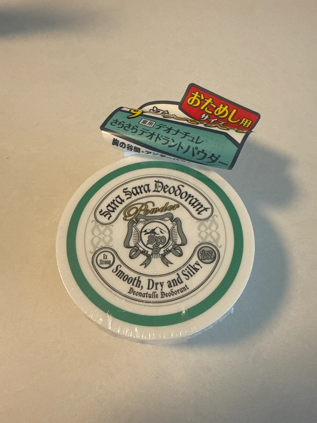 Sara Deodorant Powder Smooth, Dry and Silky