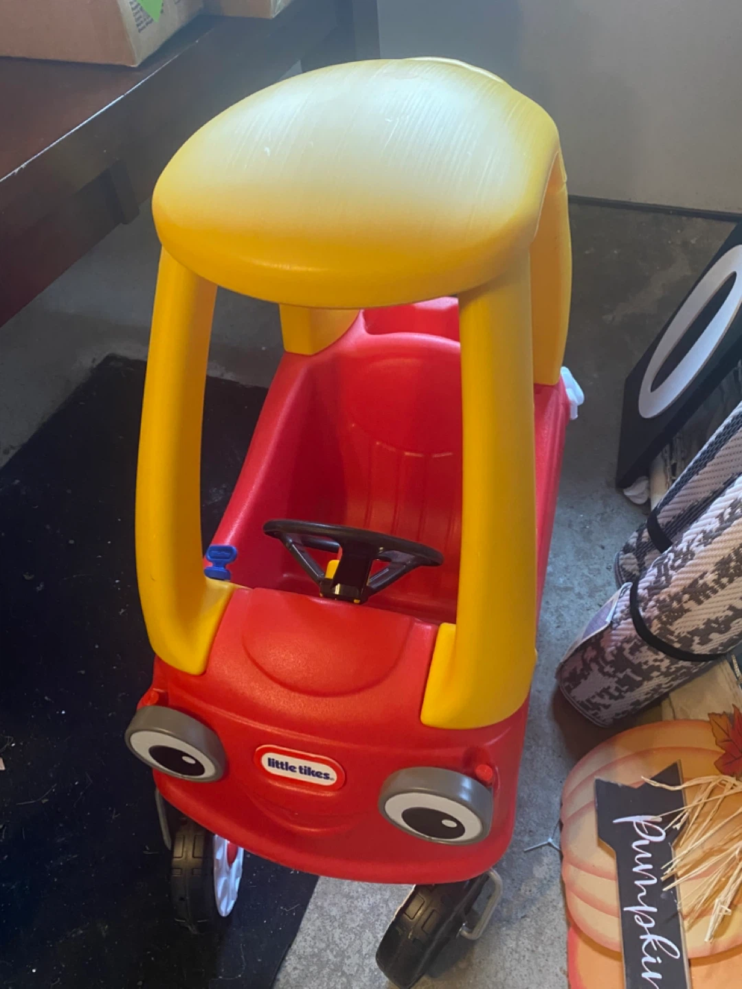 Little Tikes Cozy Coupe Ride-On Car