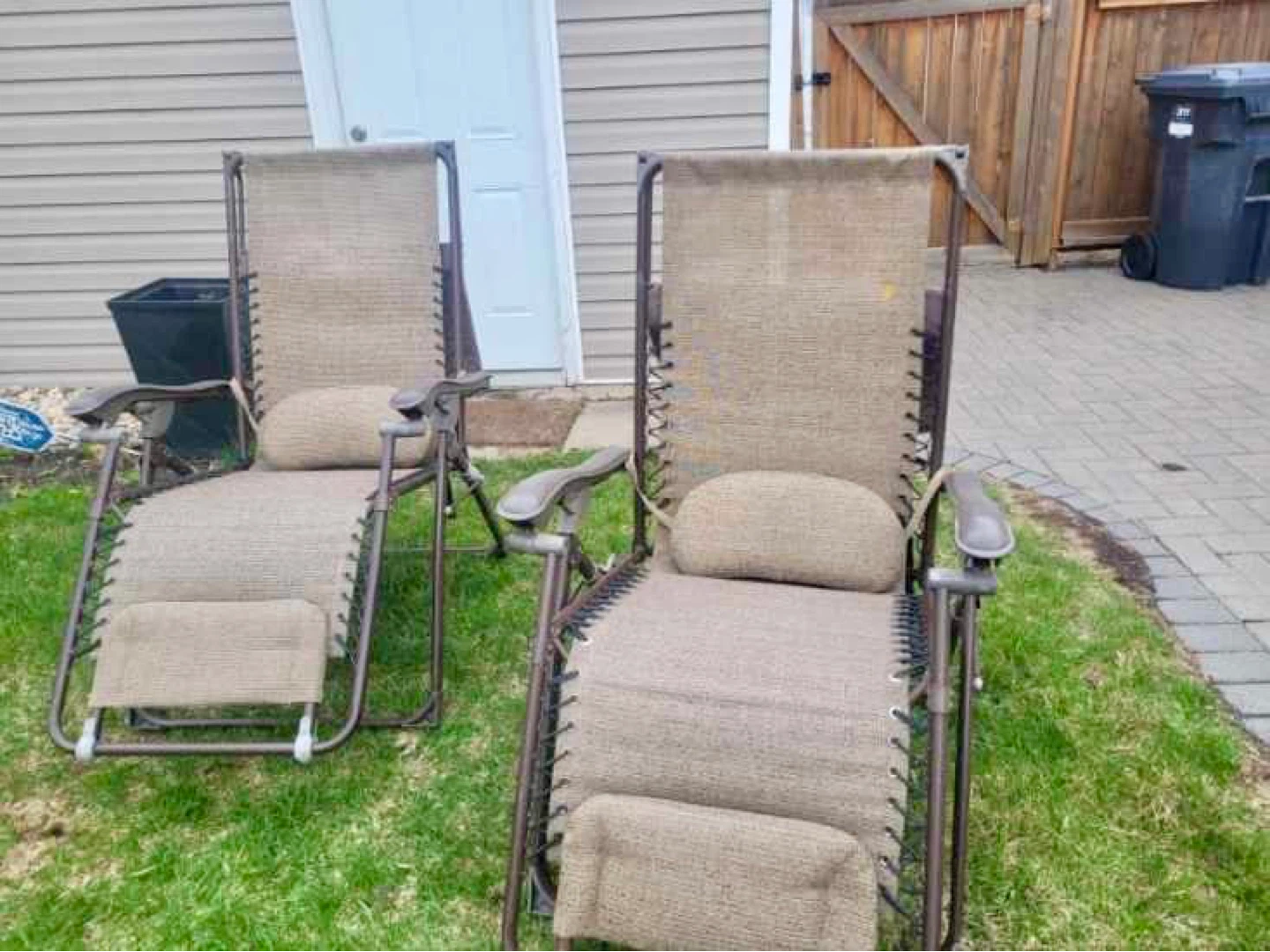 Set of 2 Brown Patio Recliner Chairs