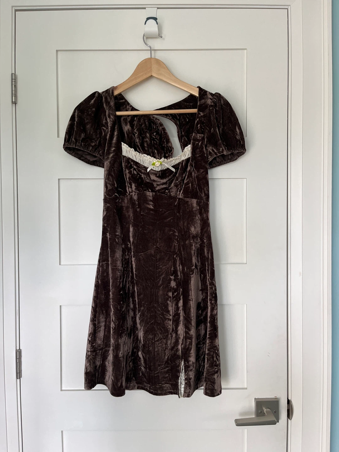 Urban Outfitters / Kimchi Blue Velvet Mini Dress