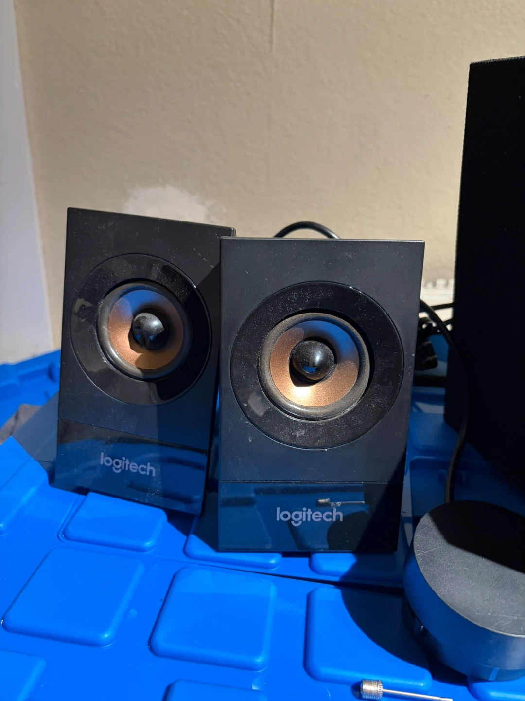 Logitech z533 Multimedia Speaker System - photo 2