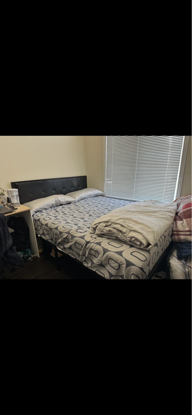 Table and queen bed fram