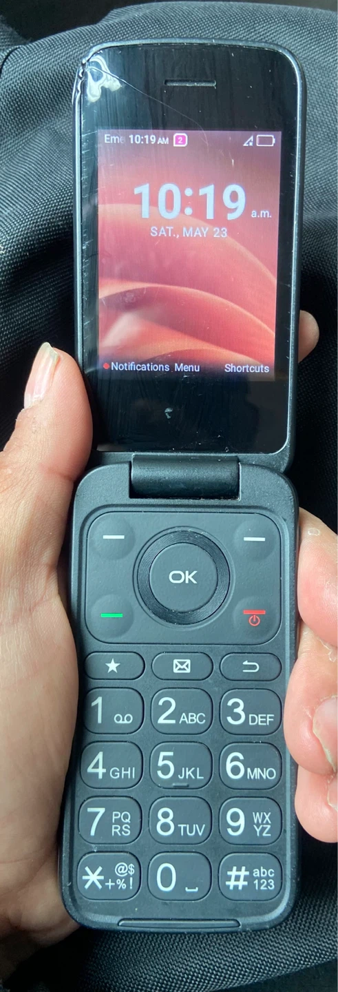 TCL Flip Phone 5g - photo 2