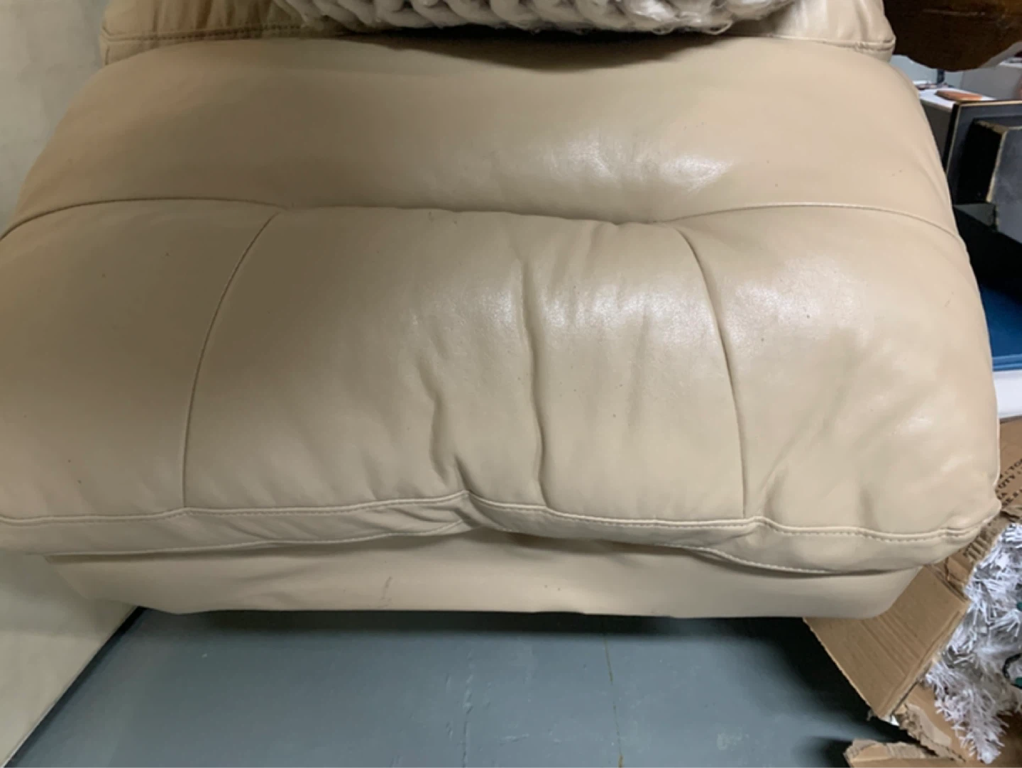 Beige Leather Chaise Lounge Chair - photo 3