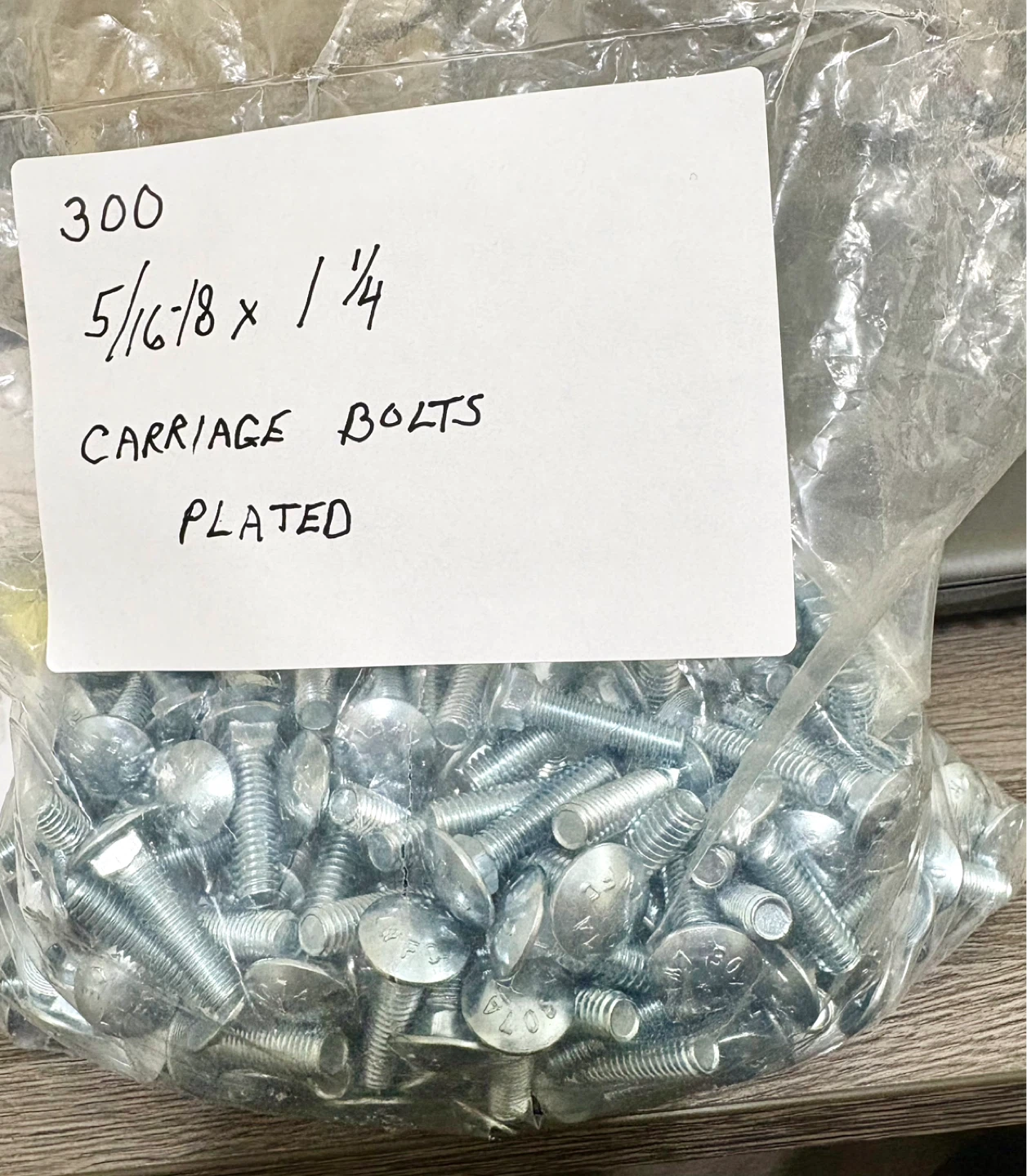 300 Plated Carriage Bolts 5/16-18 x 1 1/4